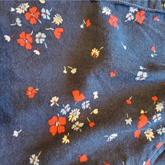Levi's Navy Dress with Petite Floral Pattern Size L (12-13 yrs) - Picture 7 of 10